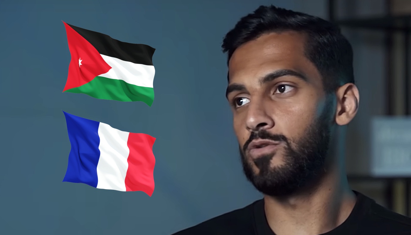 Le footballeur jordanien Musa Al-Taamari, ici accompagné du drapeau de son pays et de la France